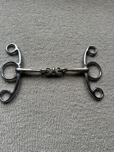 Neue schule elevator - neue, lozenge